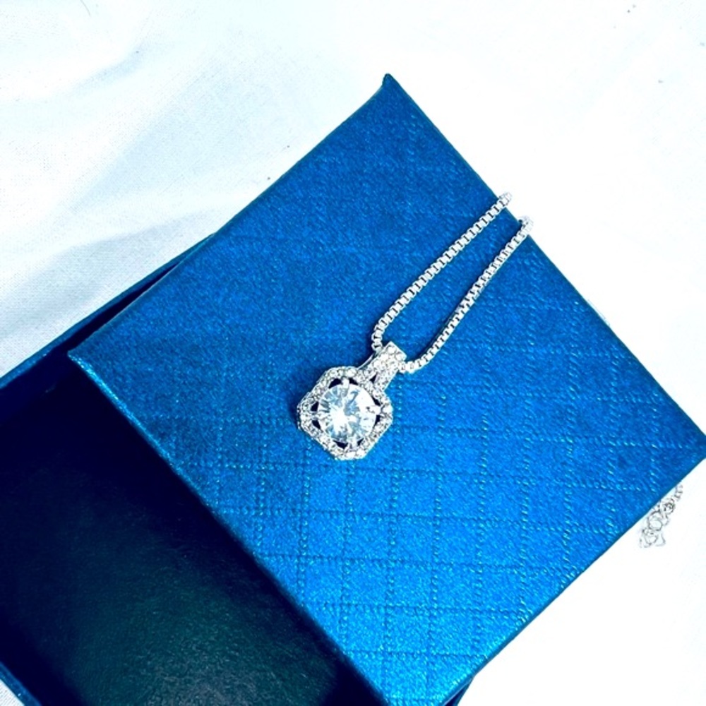Shimmering Sparkling Cubic Zircon Beautiful Necklace Glitz Glam Dressy NEW Gifts